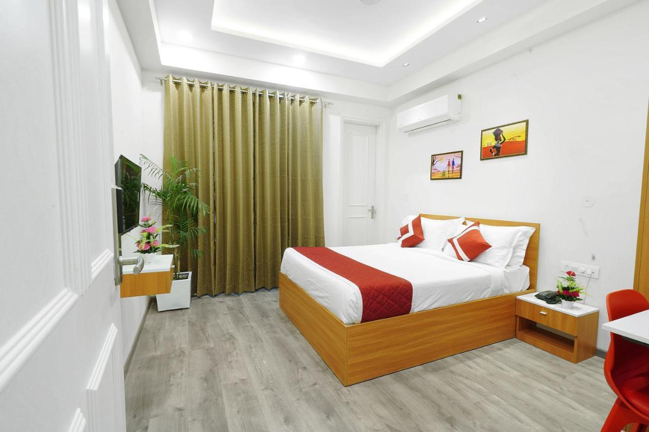 Octave Orchid Vista Hotel Gurgaon Exterior photo