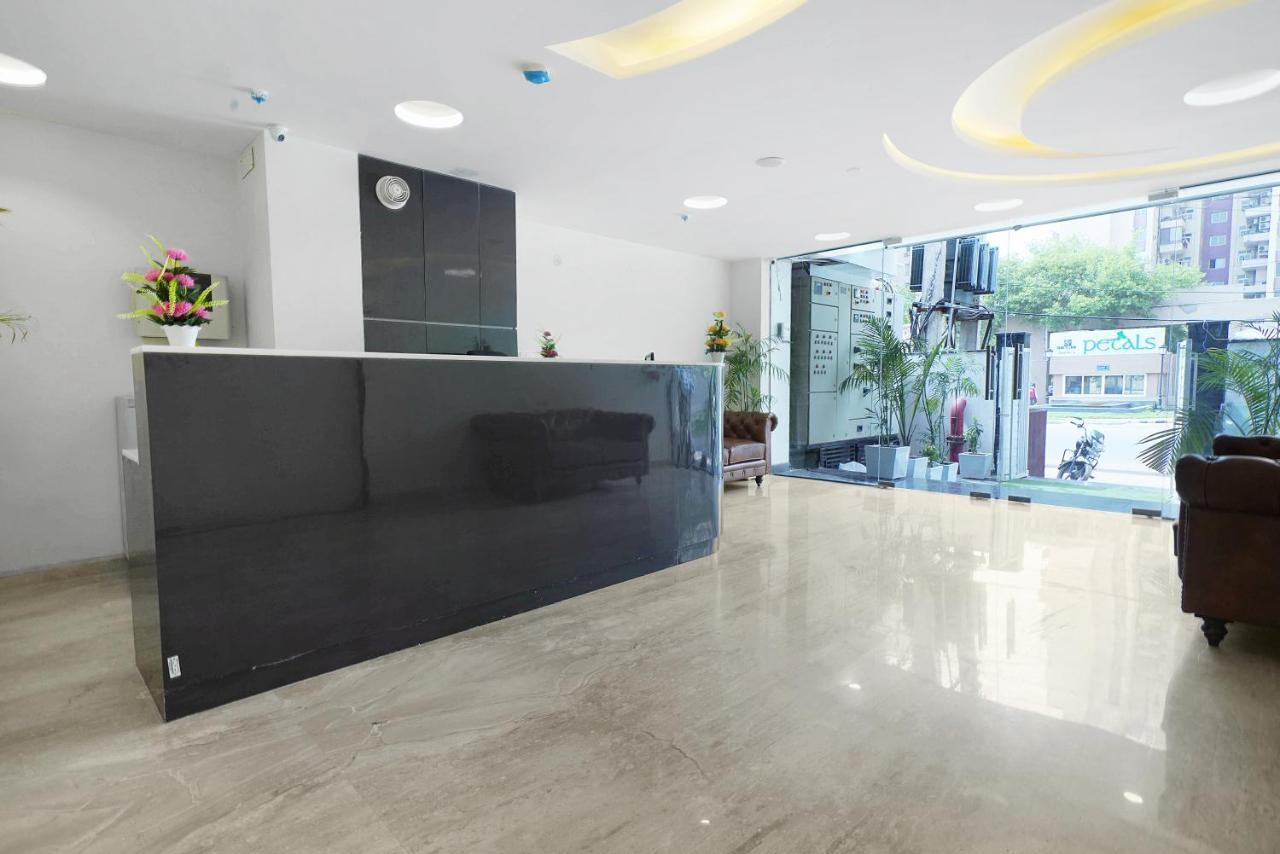 Octave Orchid Vista Hotel Gurgaon Exterior photo
